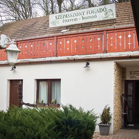 Szepasszony Fogado Bed & Breakfast *